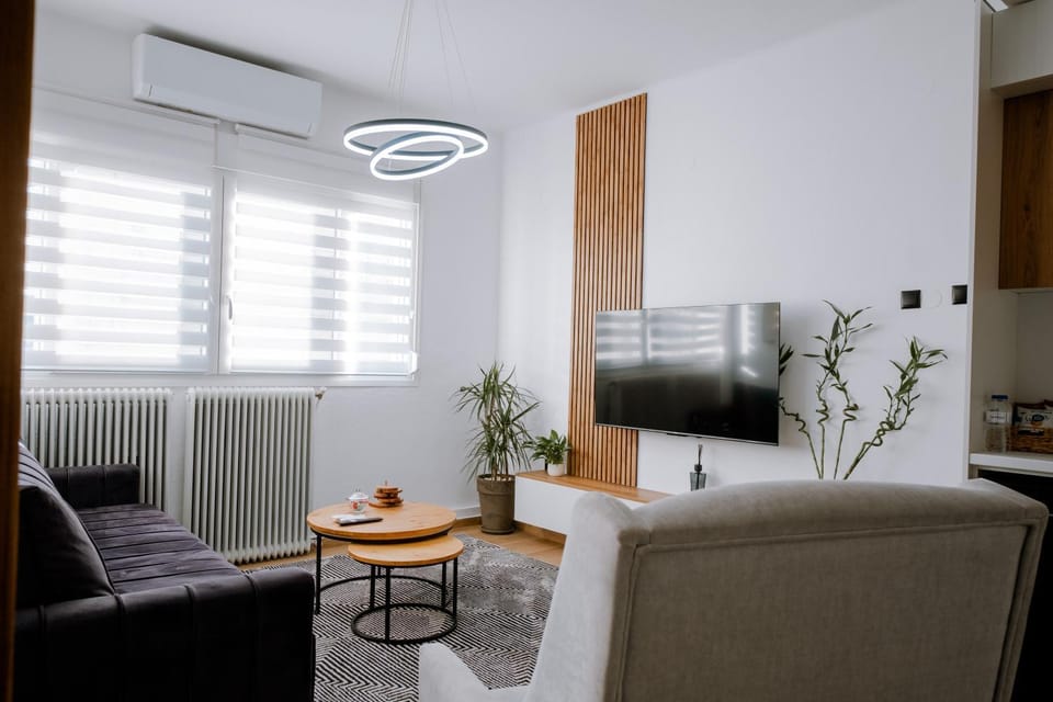 Kitchen or kitchenette, Seating area, Dining area
