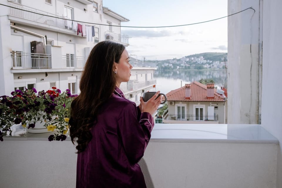 Natural landscape, View (from property/room), Balcony/Terrace, City view, Mountain view