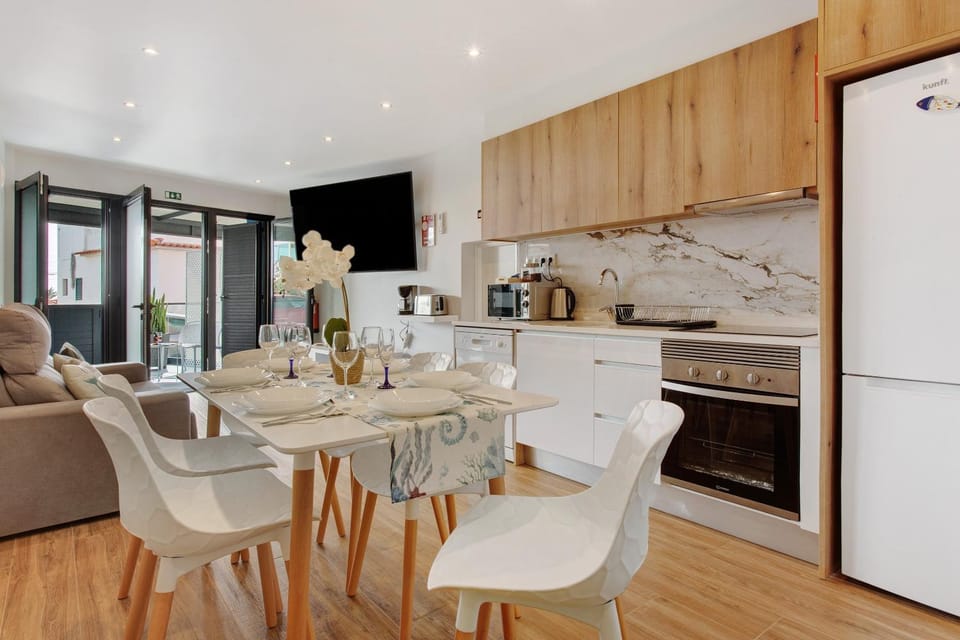 Property building, Kitchen or kitchenette, Living room
