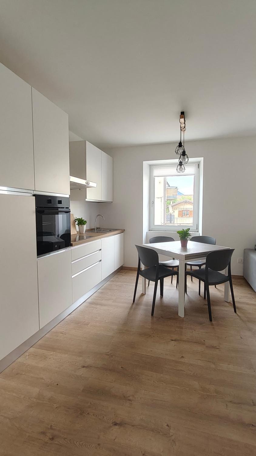 Kitchen or kitchenette, Dining area, oven, pet friendly, stove