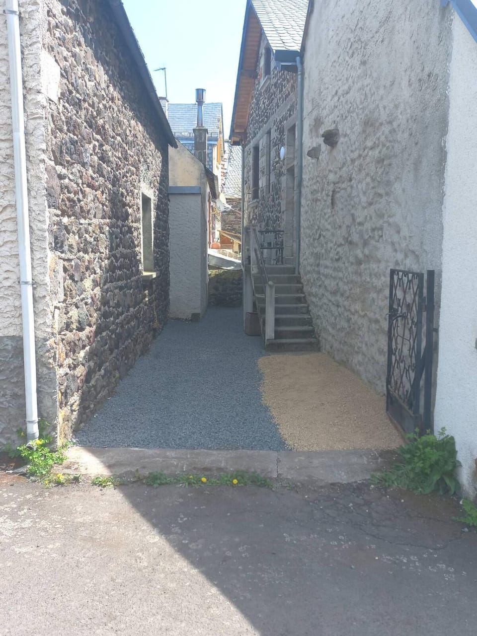 Neighbourhood, Garden, Parking