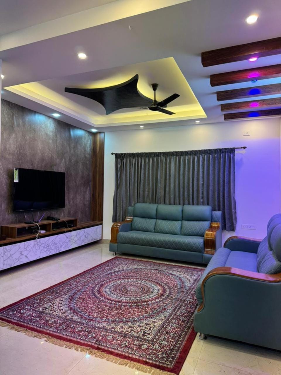 Communal lounge/ TV room, TV and multimedia, Living room, Seating area, Evening entertainment