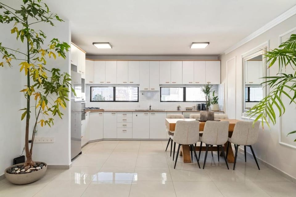 Family apartment by the sea Apartment in Netanya