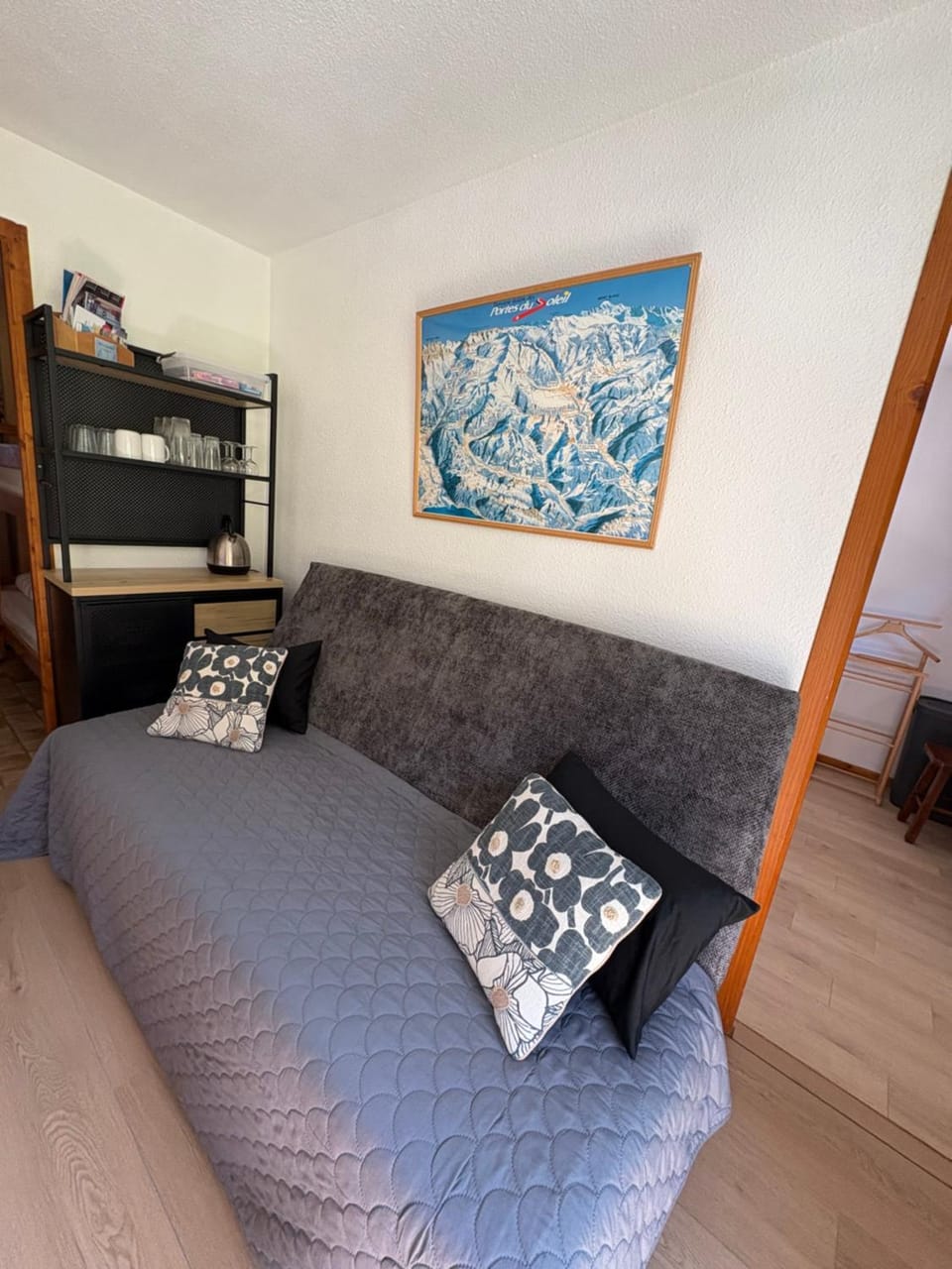 Bed, Living room