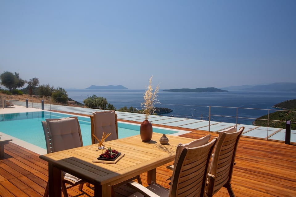 Pool view, Sea view