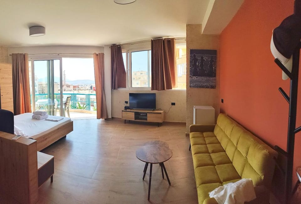 Johnny`s Rooms Apartment in Sarandë