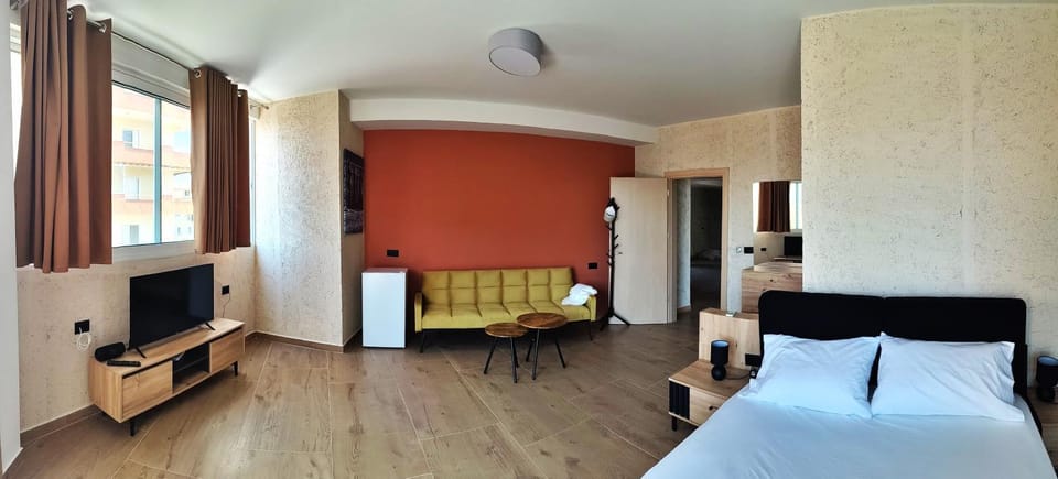 Johnny`s Rooms Apartment in Sarandë