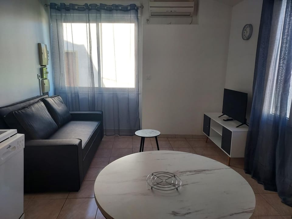 petite maison lavardac Apartment in Nouvelle-Aquitaine