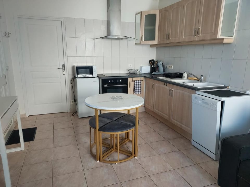 petite maison lavardac Apartment in Nouvelle-Aquitaine