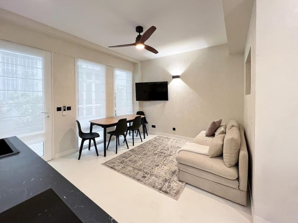 Stylish Souplex - near Palais Royal-Louvre Museum Apartment in Paris