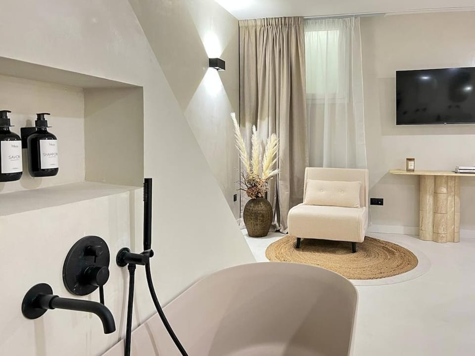 Stylish Souplex - near Palais Royal-Louvre Museum Apartment in Paris