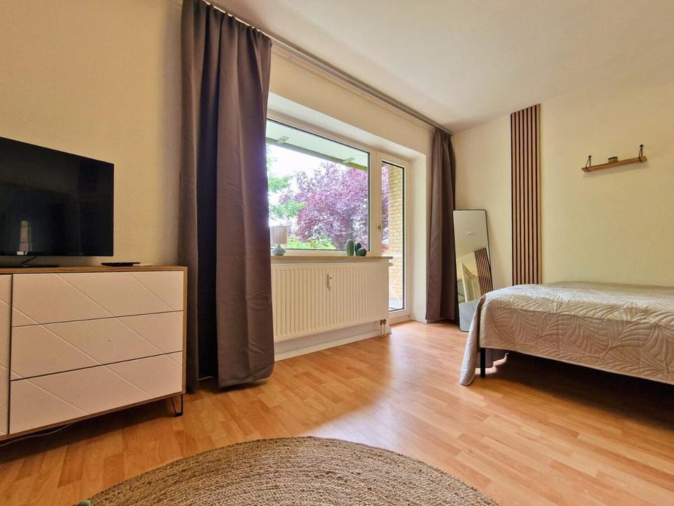 Communal lounge/ TV room, Bed, TV and multimedia, Photo of the whole room, Evening entertainment, Bedroom