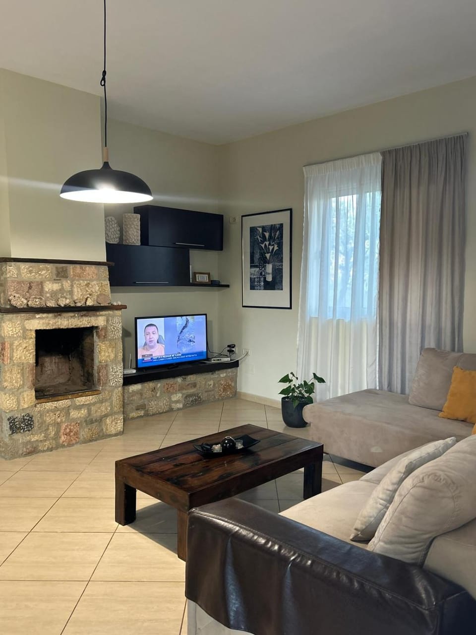 Communal lounge/ TV room, TV and multimedia, Living room, Seating area, Evening entertainment