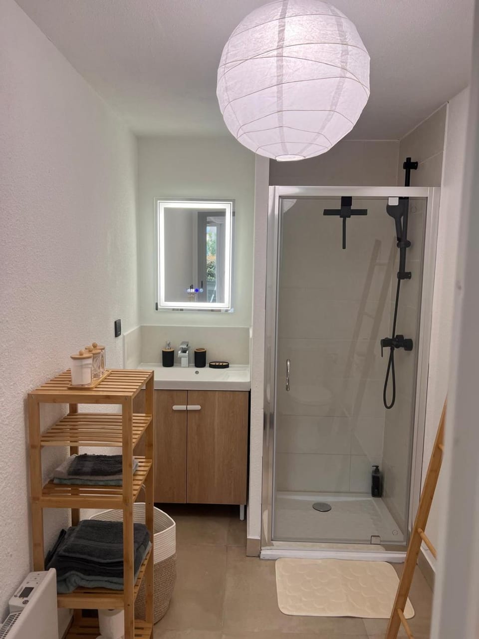 Shower, Bathroom, towels