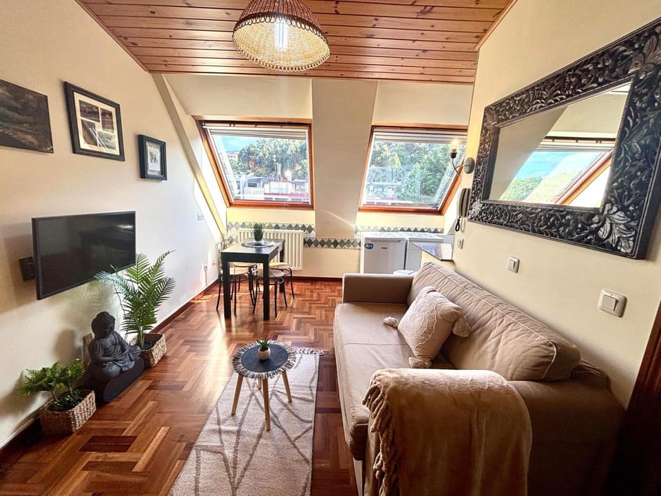 TV and multimedia, Seating area