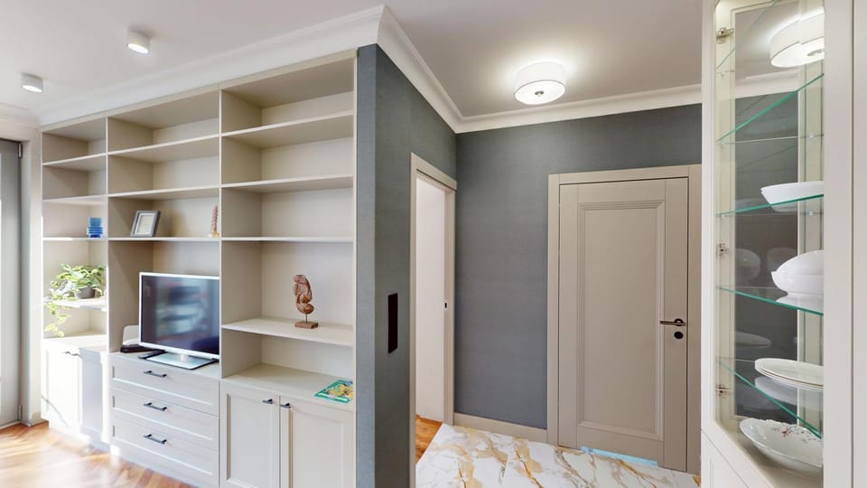 TV and multimedia, wardrobe