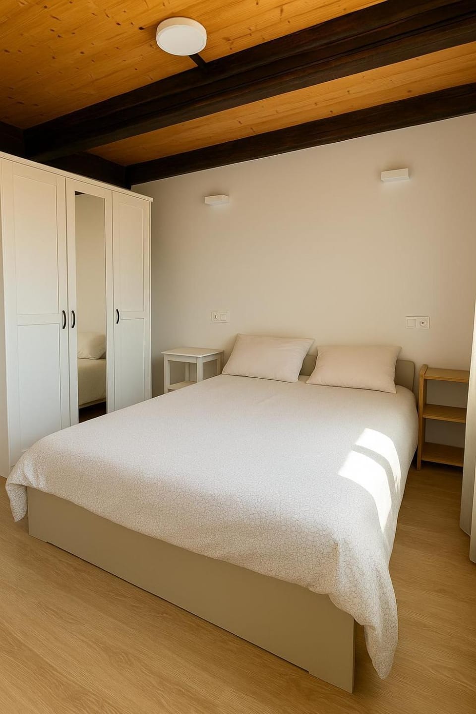 Bed, Photo of the whole room, Bedroom, wardrobe