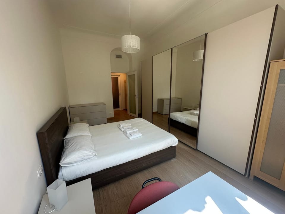 Bed, Photo of the whole room, Bedroom, wardrobe