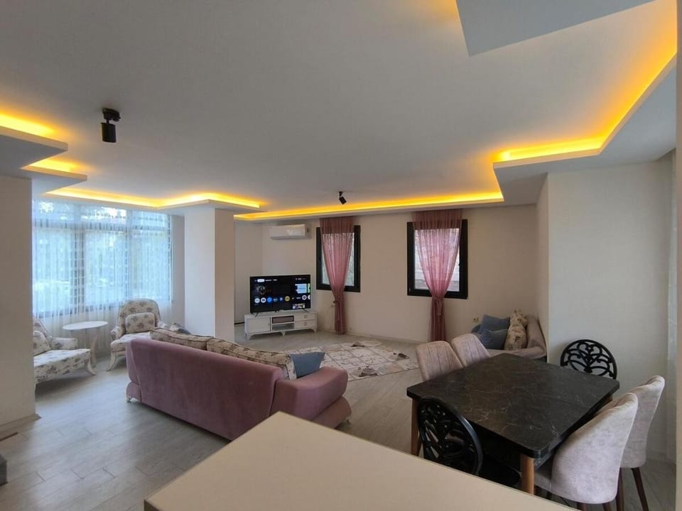 Detached villa with sea view Villa in İzmir Province