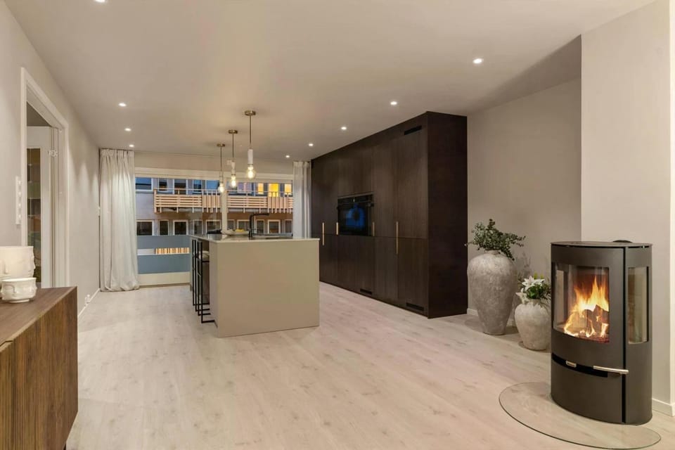 Newly renovated exclusive big apartment, city center, 3 bedrooms, 2 bathrooms with WC and more Apartment in Norway