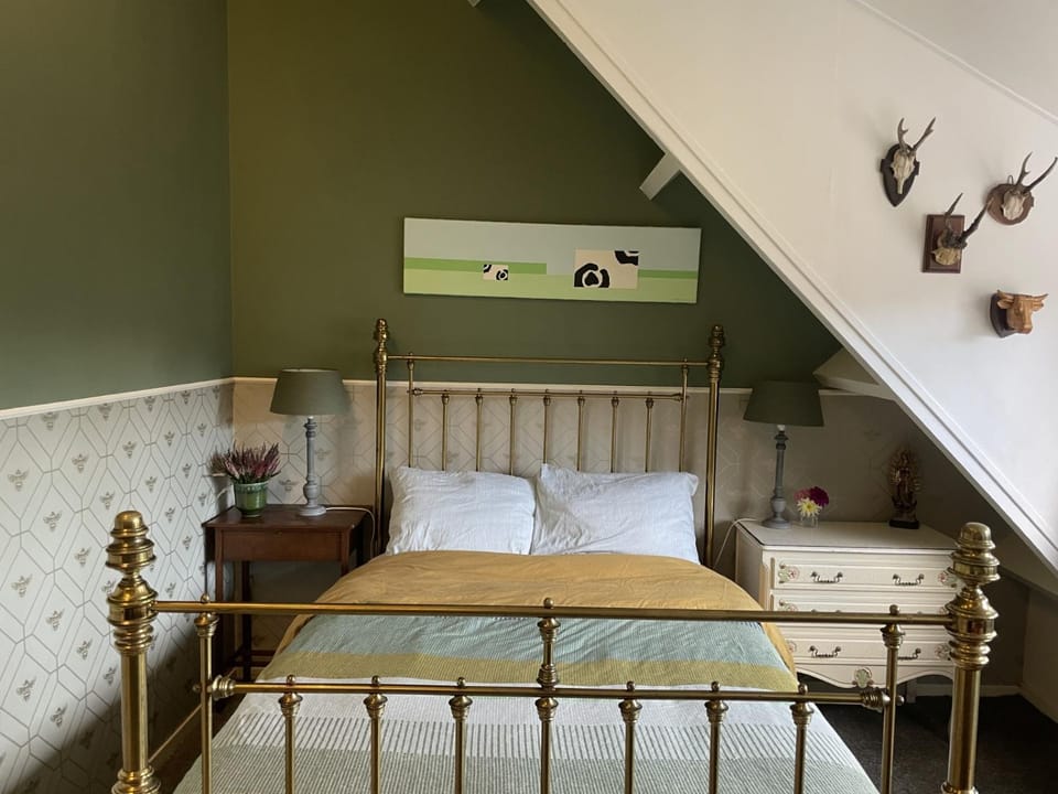 Bed, Bedroom