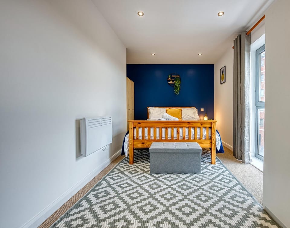 The Contractor City Spot with Parking Apartment in Derby