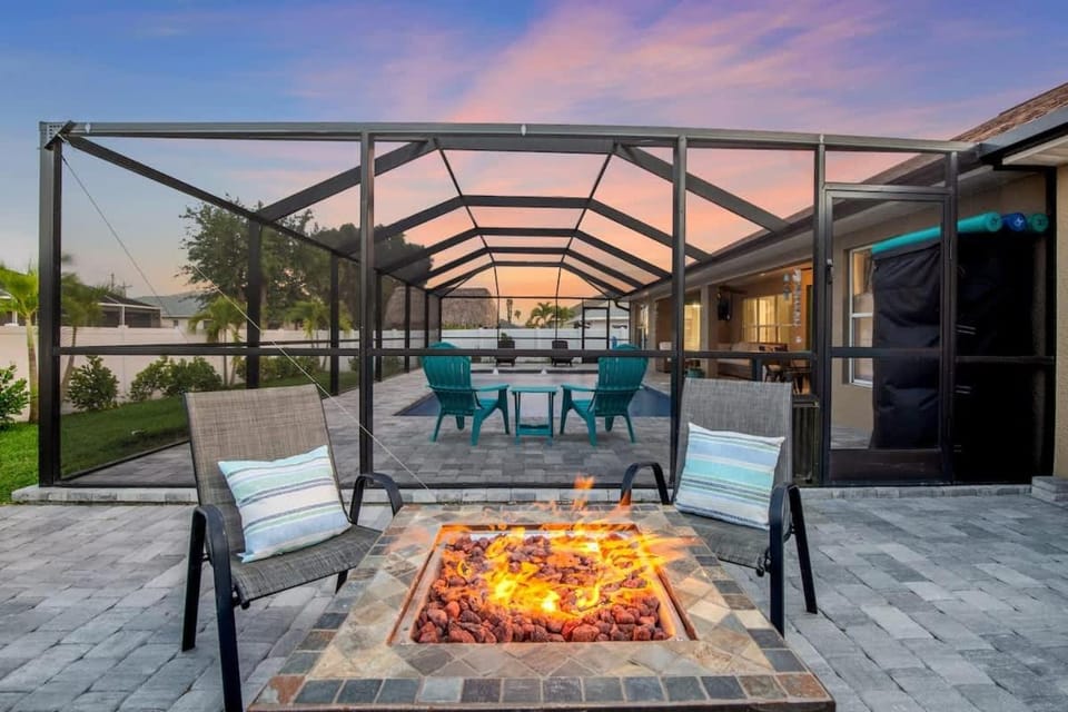 Great Cape Escape with Heated Pool House in Cape Coral