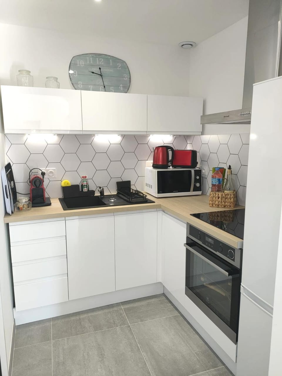 Coffee/tea facilities, Kitchen or kitchenette, oven, toaster