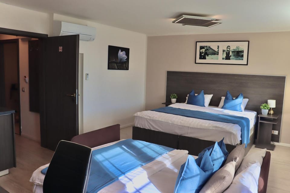 Photo of the whole room, air conditioner