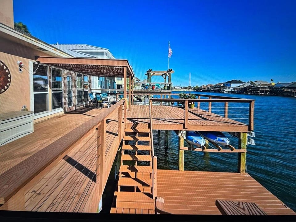 Waterfront house for snowbirds or sunbirds House in North Padre Island