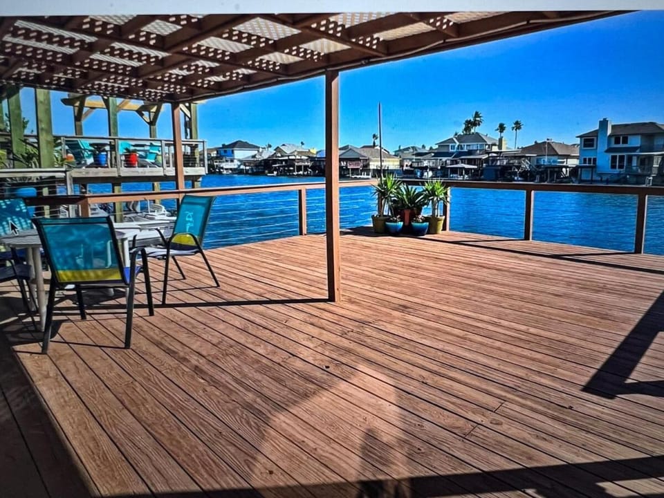 Waterfront house for snowbirds or sunbirds House in North Padre Island