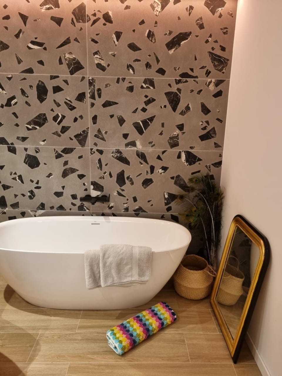Bedroom, Bath, towels