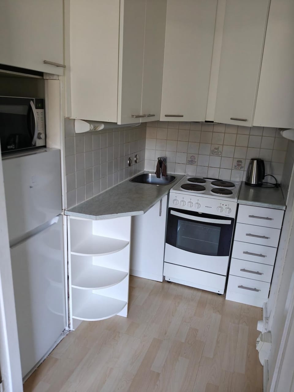 Kitchen or kitchenette