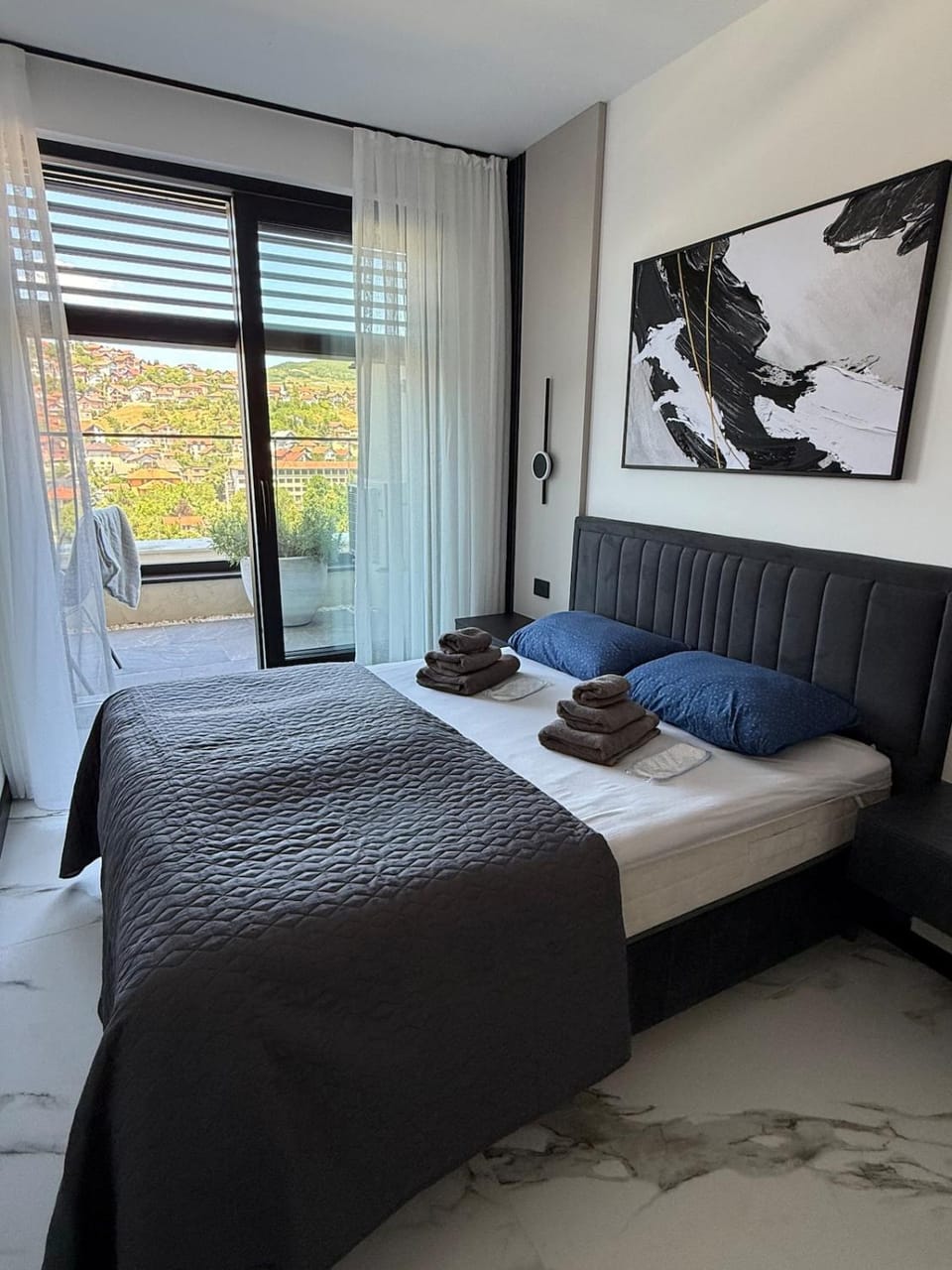Bed, Photo of the whole room, Bedroom, towels