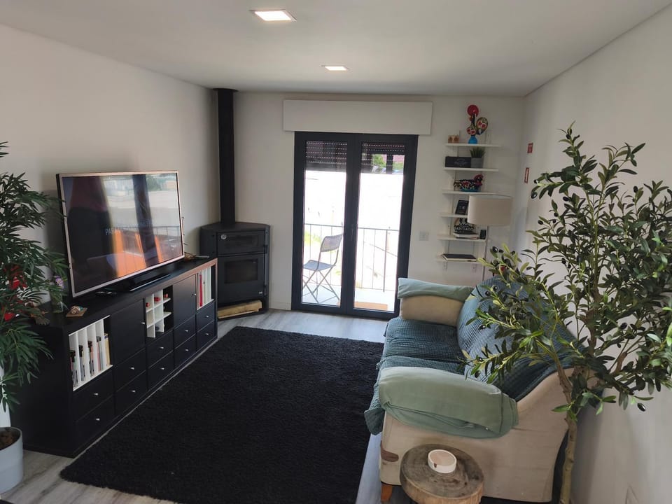 Communal lounge/ TV room, TV and multimedia, Living room