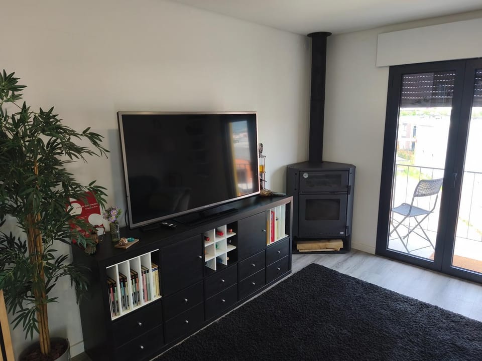 Communal lounge/ TV room, TV and multimedia, Living room