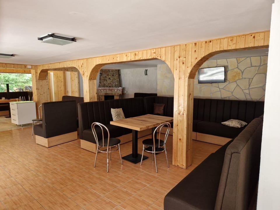 TV and multimedia, Dining area