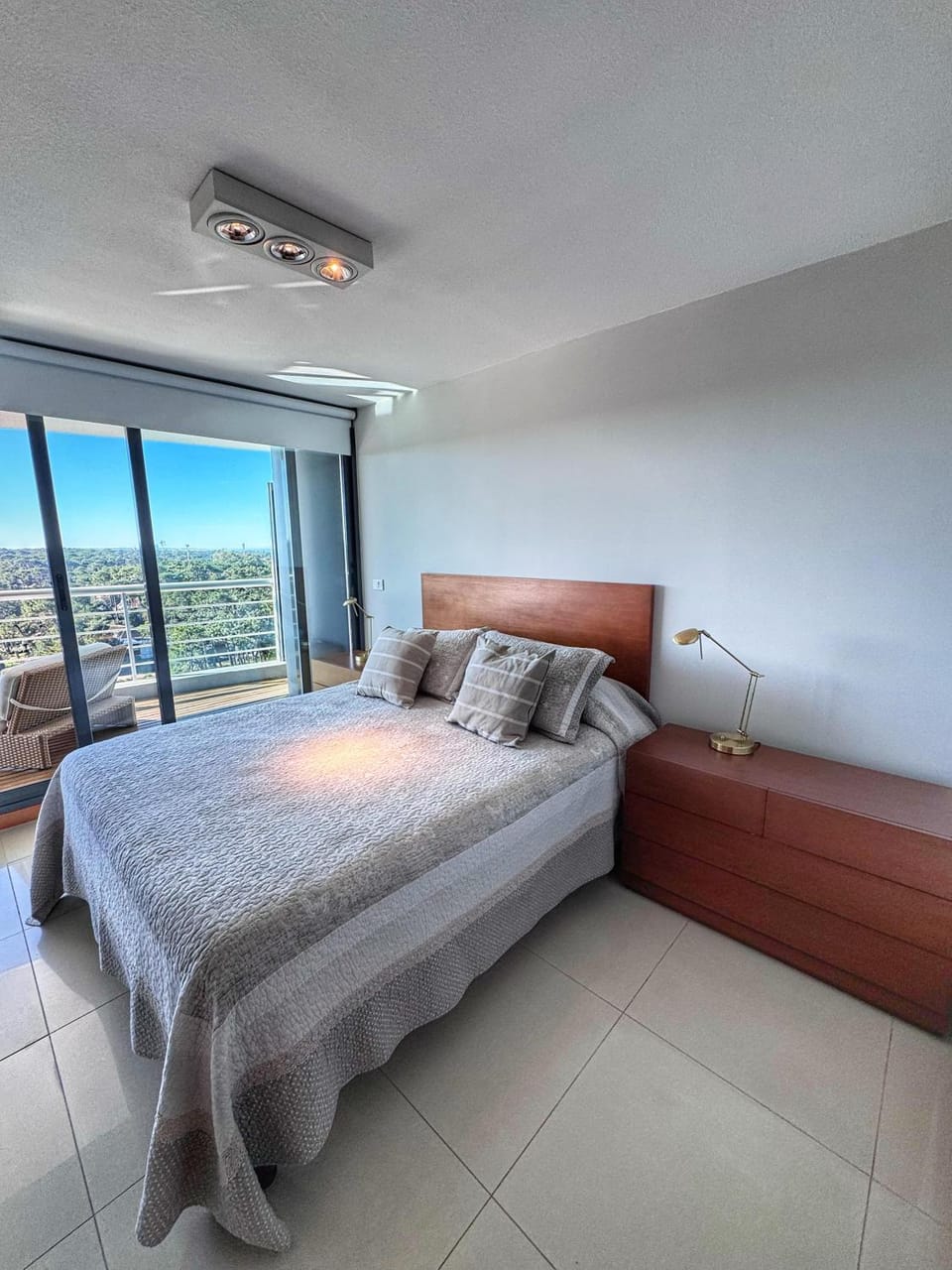 Bed, Photo of the whole room, Bedroom, air conditioner