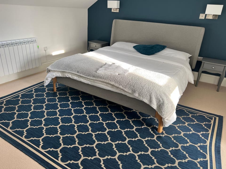 Large central 3 bedroom apartment superking 5 guests - free parking Apartment in Bognor Regis