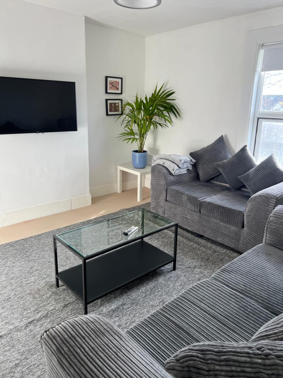 Large central 3 bedroom apartment superking 5 guests - free parking Apartment in Bognor Regis