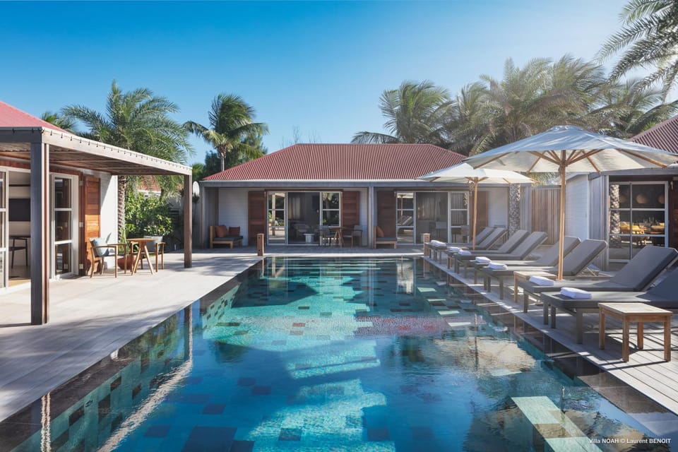 Patio, Swimming pool, Swimming pool, sunbed