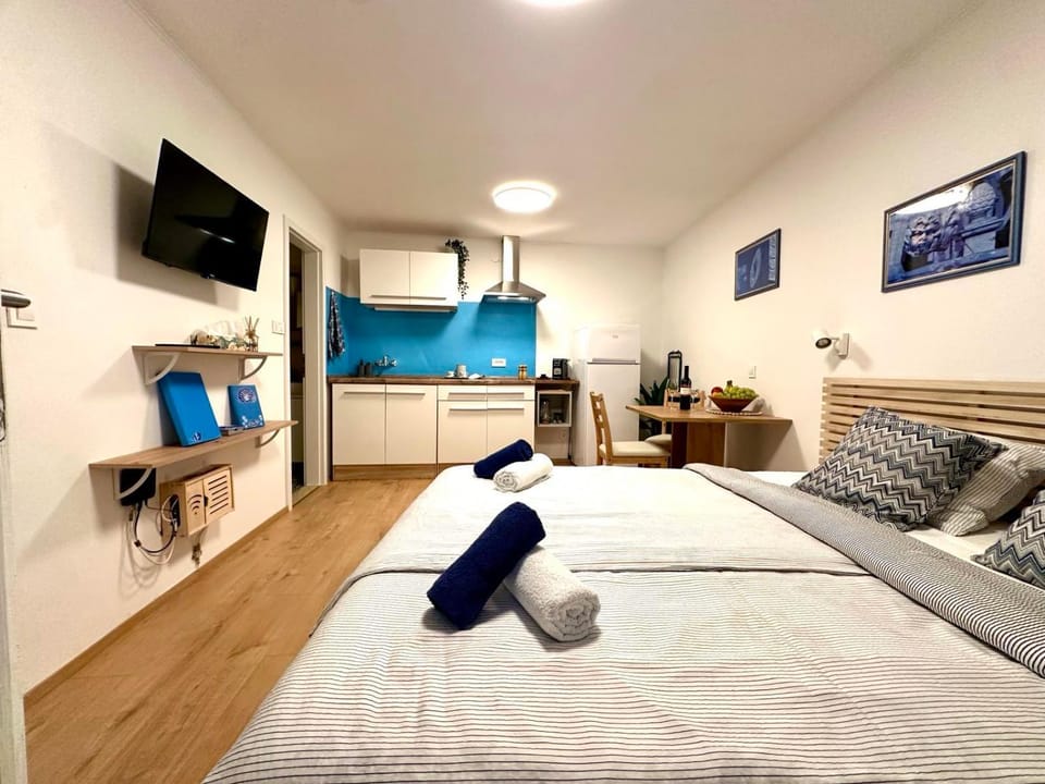 Communal lounge/ TV room, Bed