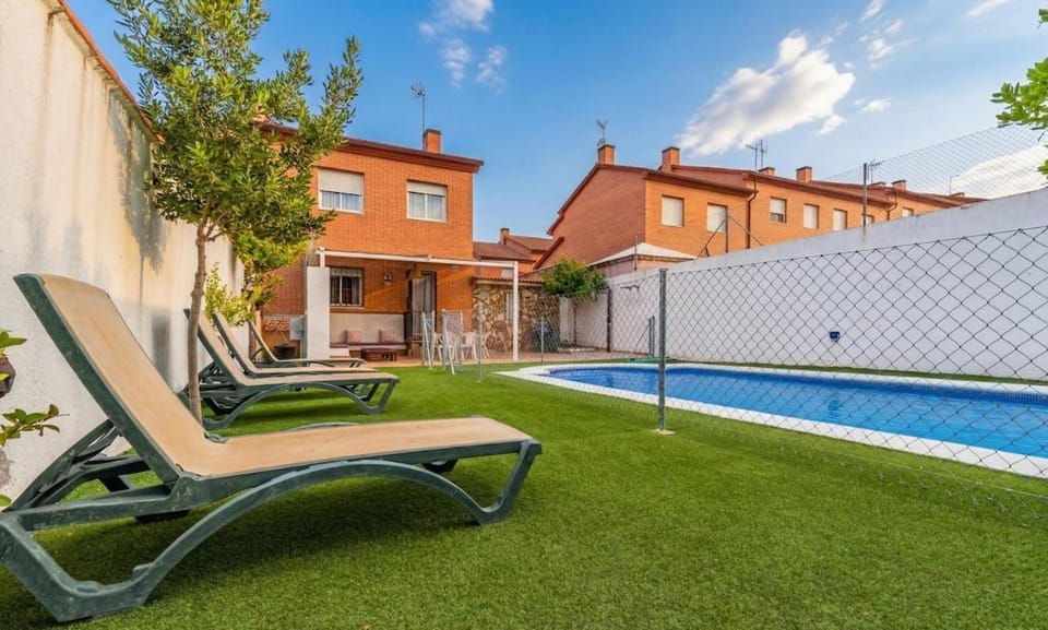 Amplio chalet en un entorno natural y tranquilo House in Community of Madrid