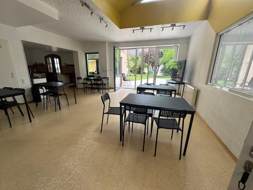 Seating area, Dining area