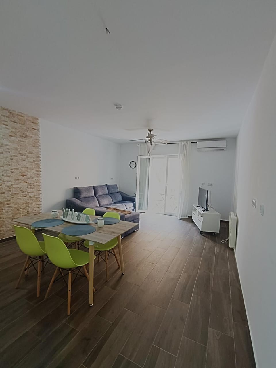 TV and multimedia, Dining area