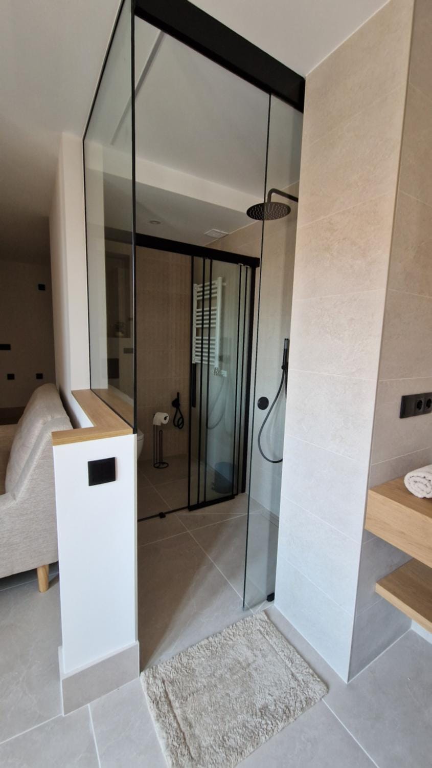 Las Campanas de la Catedral Suite Jacuzzi Apartment in Burgos