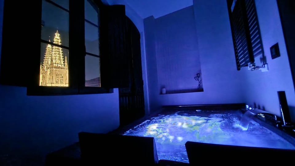 Night, Hot Tub