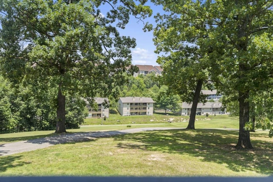 Silver Linings at Pointe Royale Apartment in Branson