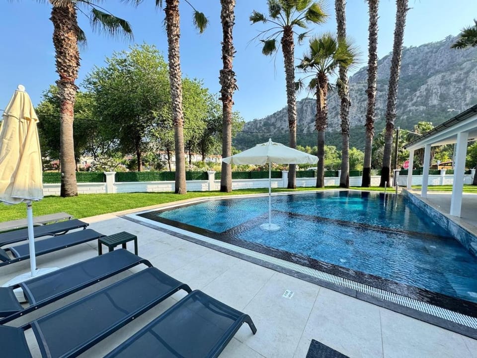 Day, Natural landscape, Garden, Mountain view, Pool view, Swimming pool, Swimming pool, sunbed