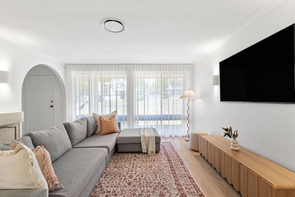 Solace Jervis Bay - 3BR relaxed beach side living House in Vincentia